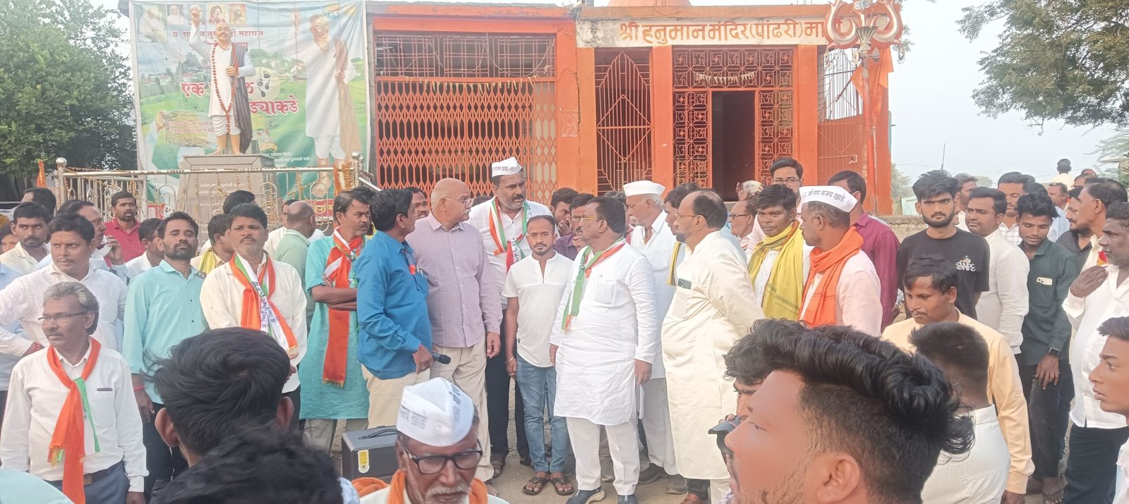 जनतेचे प्रश्न सोडवीण्यासाठी निवडणुकीच्या रिंगणात                                                                                     संजय खाडे यांचे मार्डी येथील सभेमध्ये उद्गार
