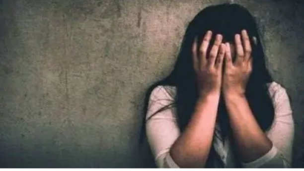 लग्नाचे आमिष ::अल्पवयीन मुलगी गर्भवती